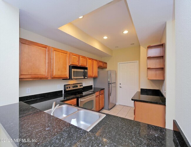 Building Photo - 10200 Belle Rive Blvd