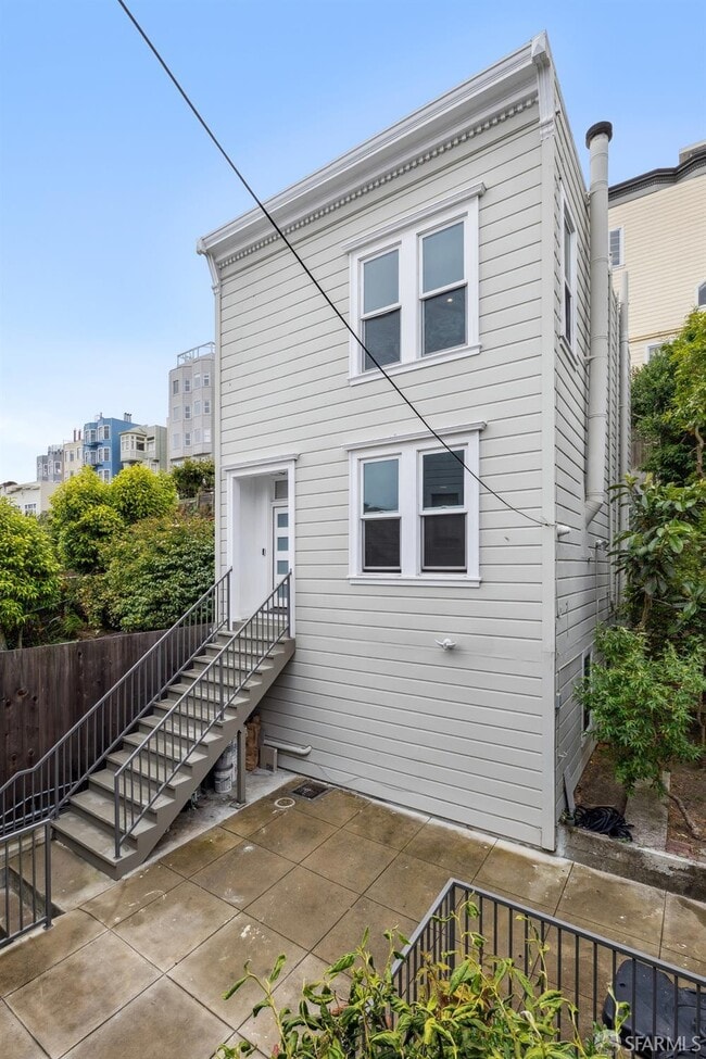 Building Photo - 971 Filbert St