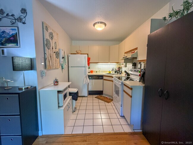 Building Photo - 55 Cross St