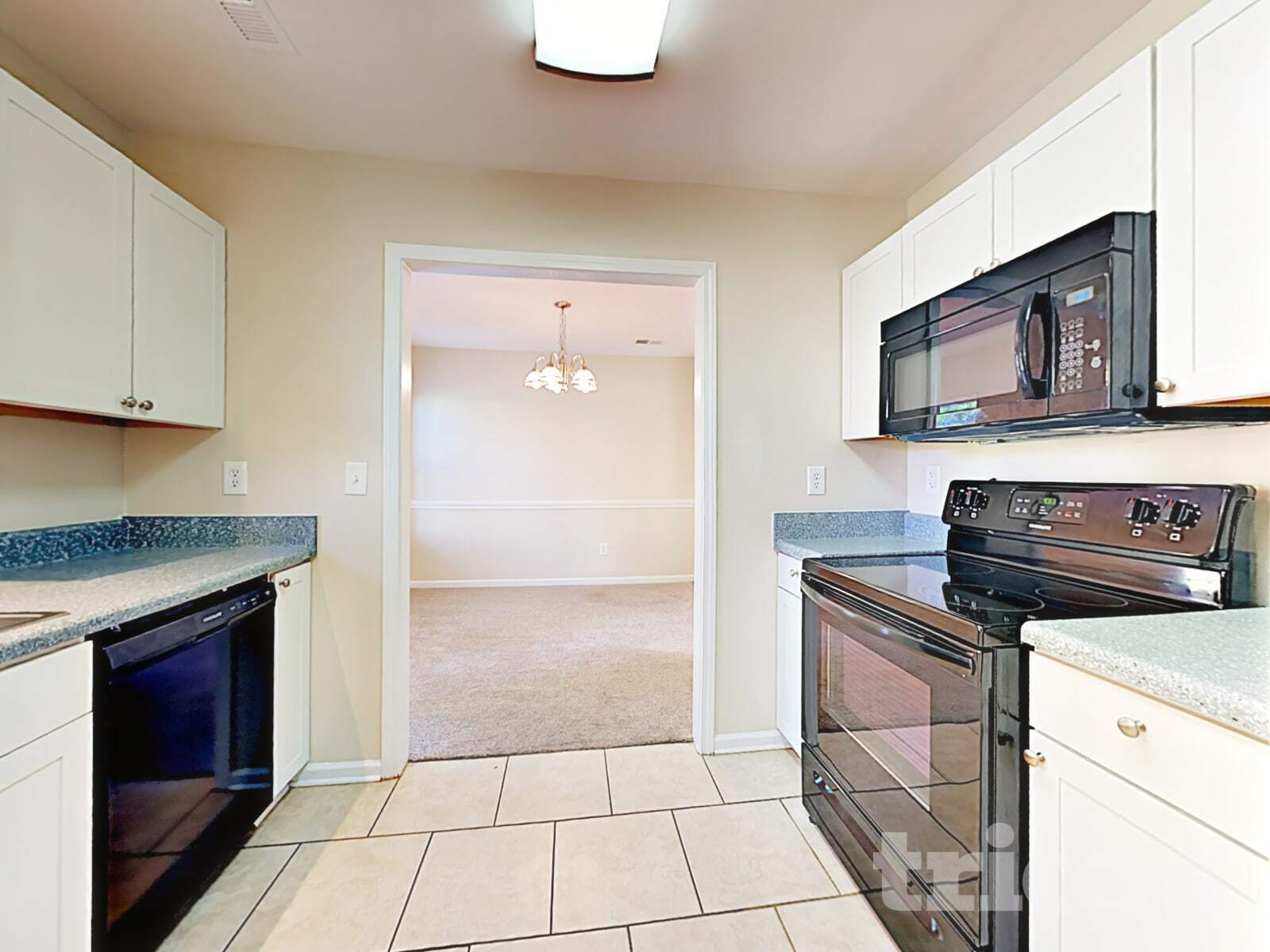 Building Photo - 5415 Kiev Dr