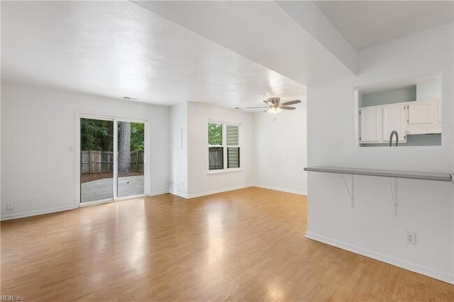 Building Photo - 337 Hutton Cir