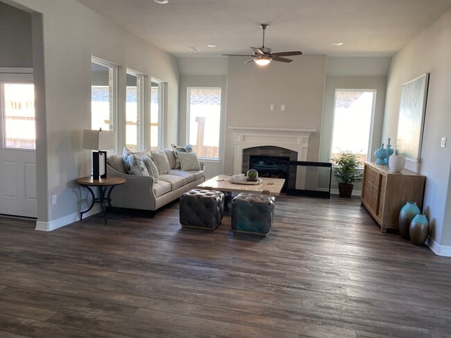 Building Photo - 24226 Maple Summit Ln