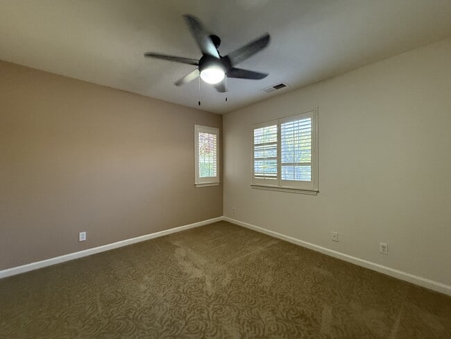 Building Photo - 19 Goldeneye Ct