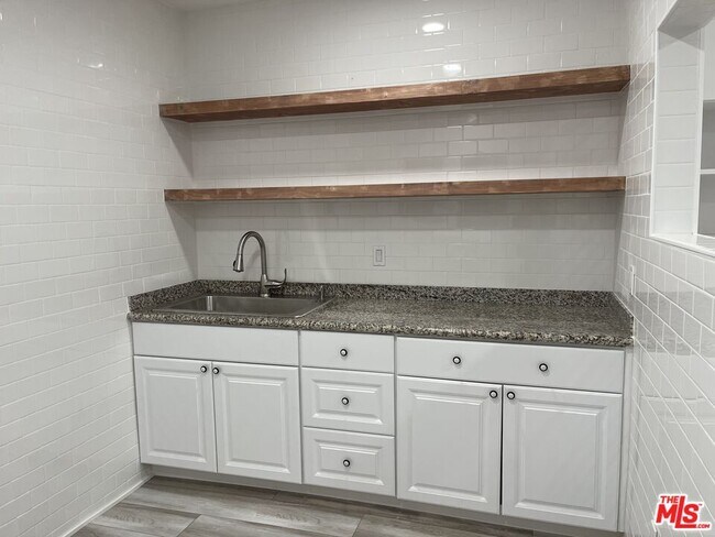 Building Photo - 1307 Innes Pl