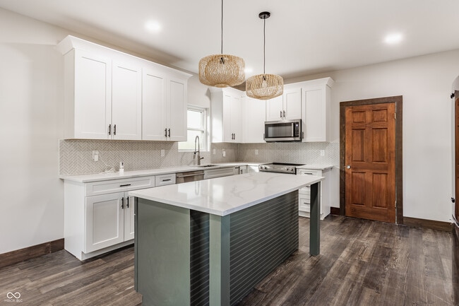 Building Photo - 1235 Tecumseh St