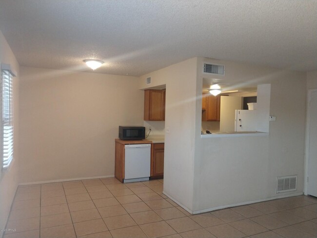 Building Photo - 4028 S 45th St