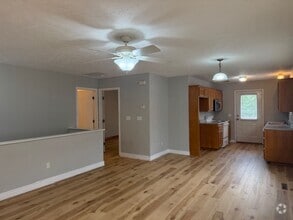 Building Photo - Remodeled Duplex in Ozark!