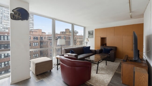 Building Photo - 2400 N Lakeview Ave