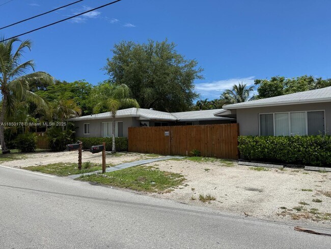 Building Photo - 600 NW 18th St