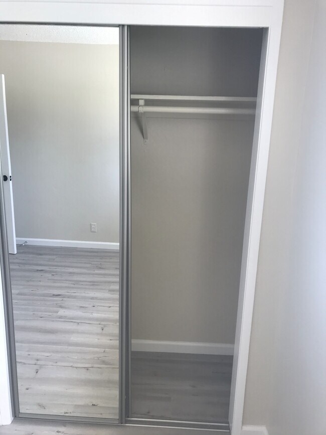 Building Photo - 145 El Toro Ct