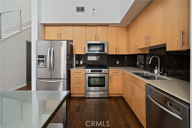 Building Photo - 133 The