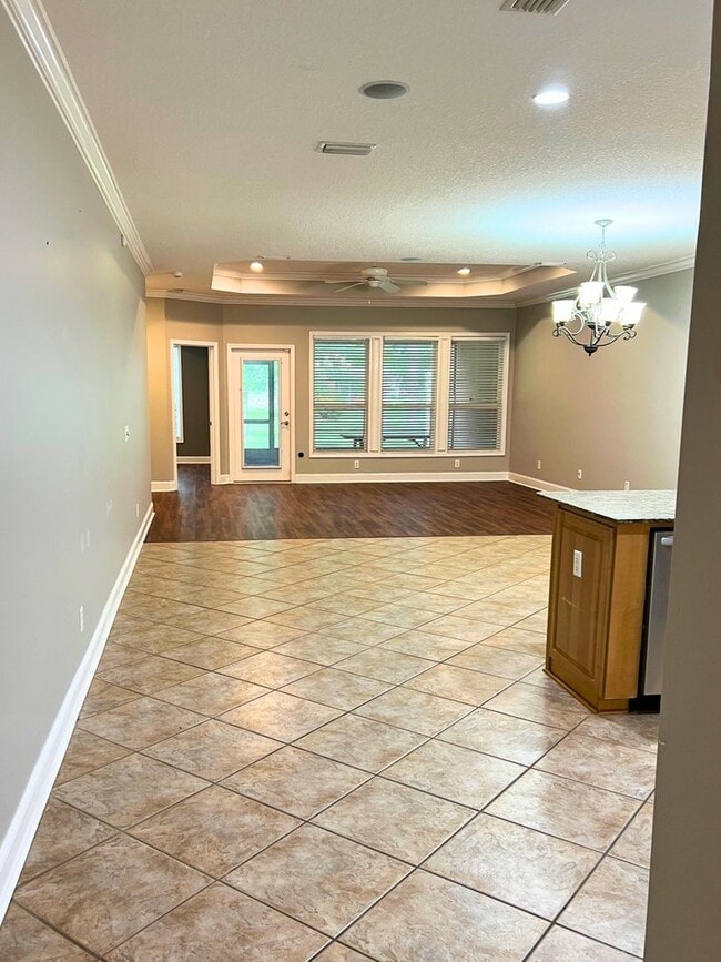 Building Photo - 3/2 in the desirable Laurel Island neighbo...
