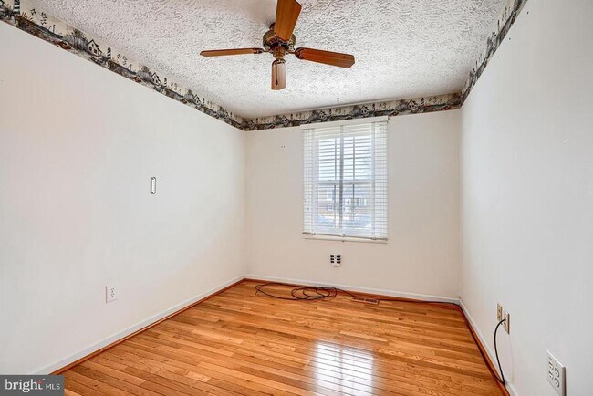 Building Photo - 8908 Goldentree Ln