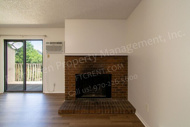 Building Photo - 3950 Manhattan Ave