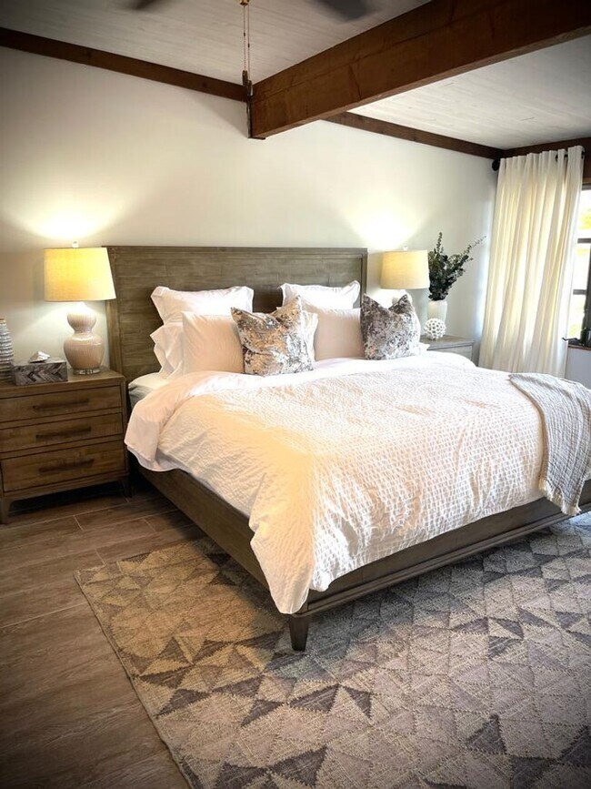 Building Photo - 605 Kensington Pl