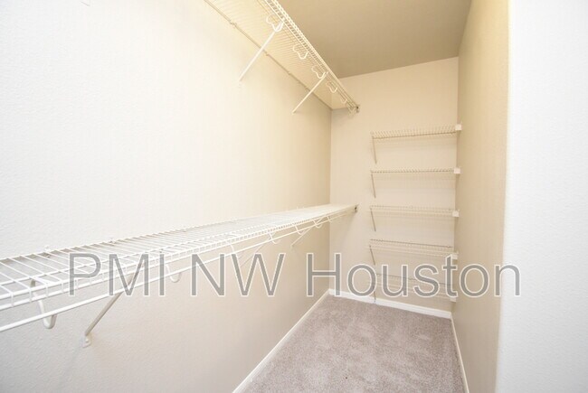 Building Photo - 26306 Hartwill Dr