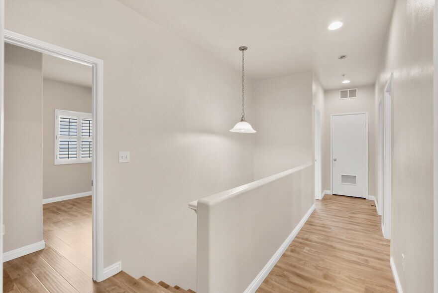Building Photo - 15804 Crest Ln