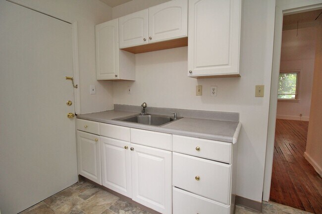 Building Photo - homeg01