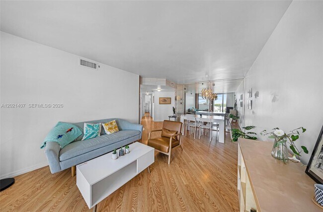Building Photo - 5880 Collins Ave