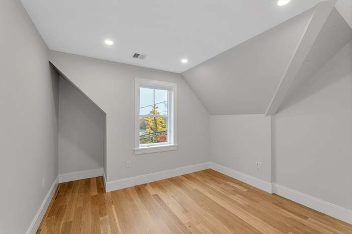 Building Photo - 417 Poplar St