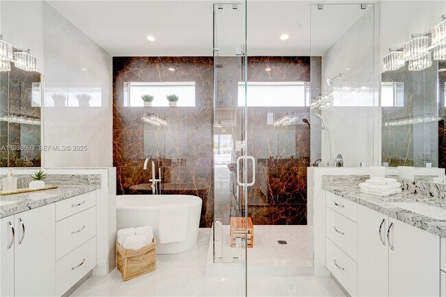 Building Photo - 1805 NW 22nd Ct