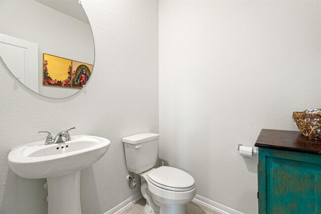 Building Photo - 5872 Strawflower Ln