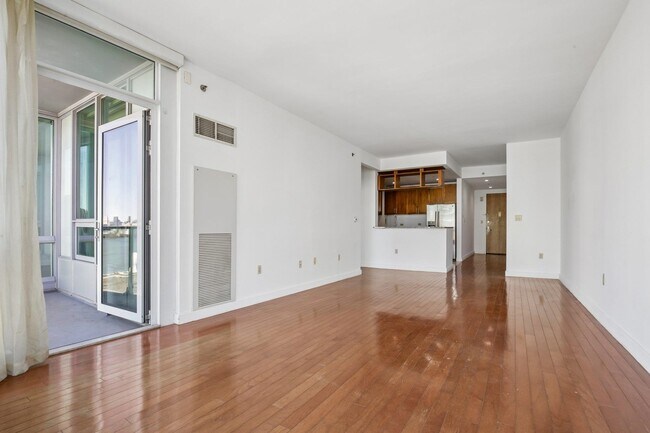 Building Photo - 20 Newport Pkwy