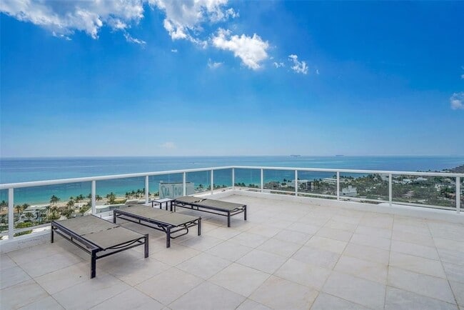 Building Photo - 2841 N Ocean Blvd