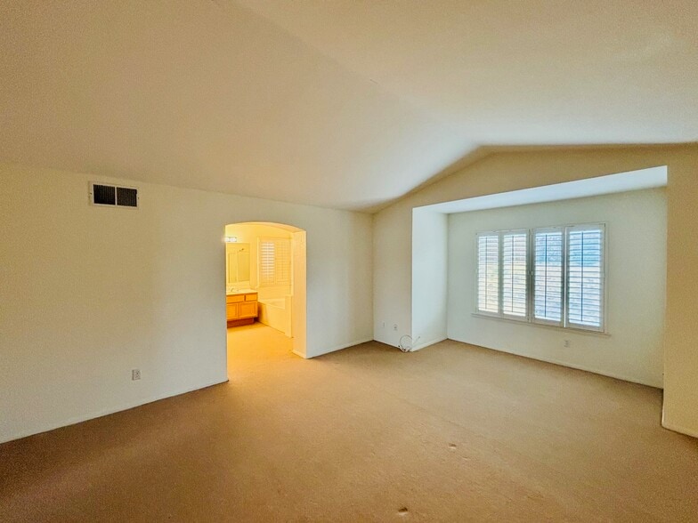Building Photo - 3108 Tourmaline Ln