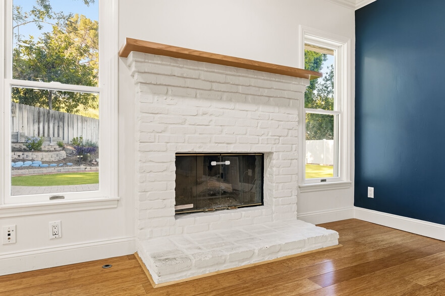 Building Photo - 20305 Aetna St