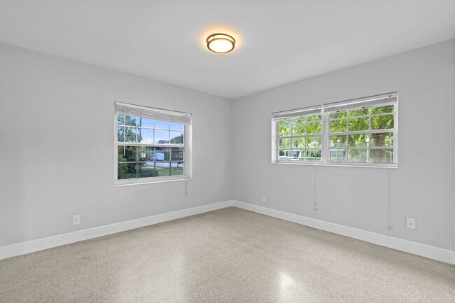 Building Photo - 259 Bloomfield Dr
