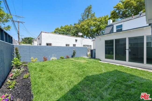 Building Photo - 8918 Cadillac Ave