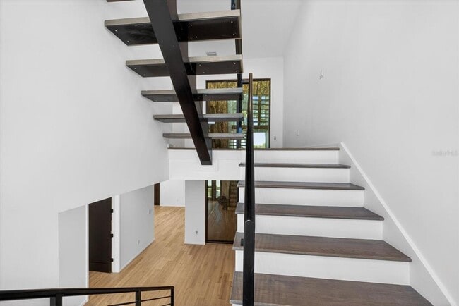 Building Photo - 94 W Davis Blvd