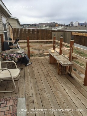 Building Photo - Great 3 Bed 2 Bath House in Sunburst Terrace