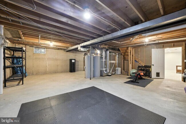 Building Photo - 10198 Cedar Pond Dr