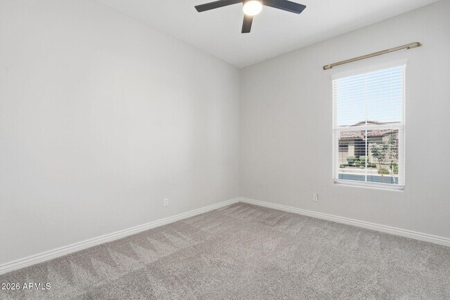 Building Photo - 10631 E Thatcher Ave