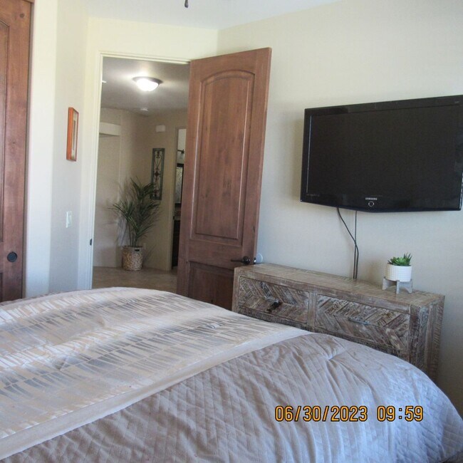 Building Photo - Beautiful Home with 57ft Boat Deep Garage! Can be rented Furnished or Unfurnished