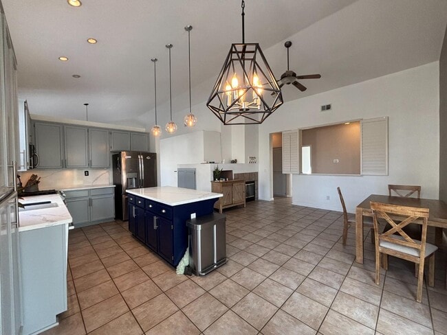 Building Photo - 1012 Freshwater Ct