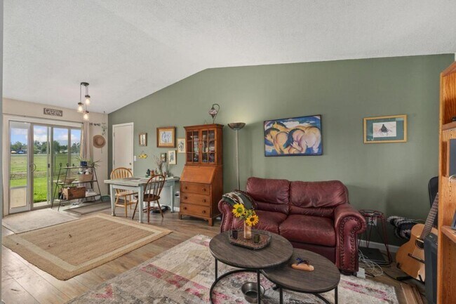 Building Photo - 569 S Edinburgh Dr