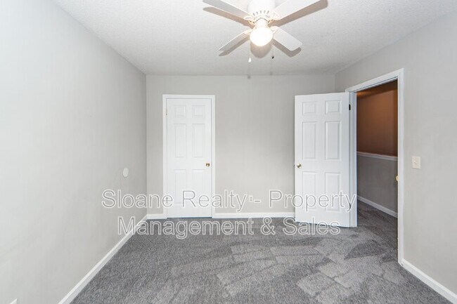 Building Photo - 149 Pine Shadow Dr