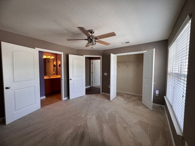 Building Photo - 2BR 2BA Condo with All Appliances Included