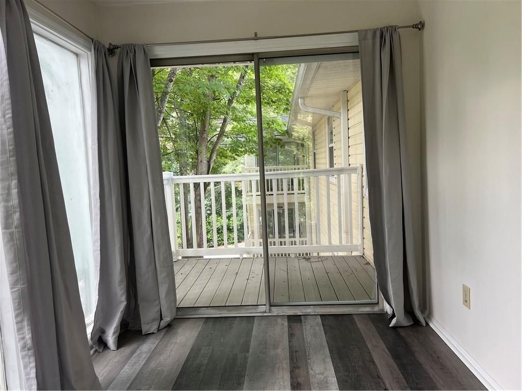 Building Photo - 1648 Raleigh Cir