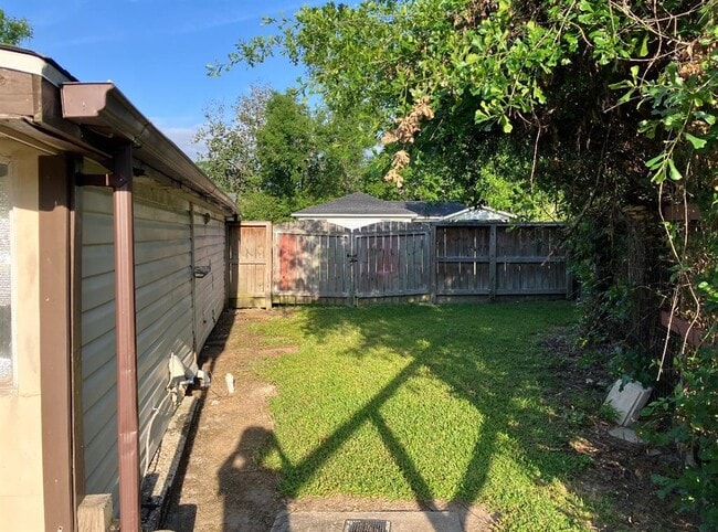 Building Photo - 920 Parsons Dr