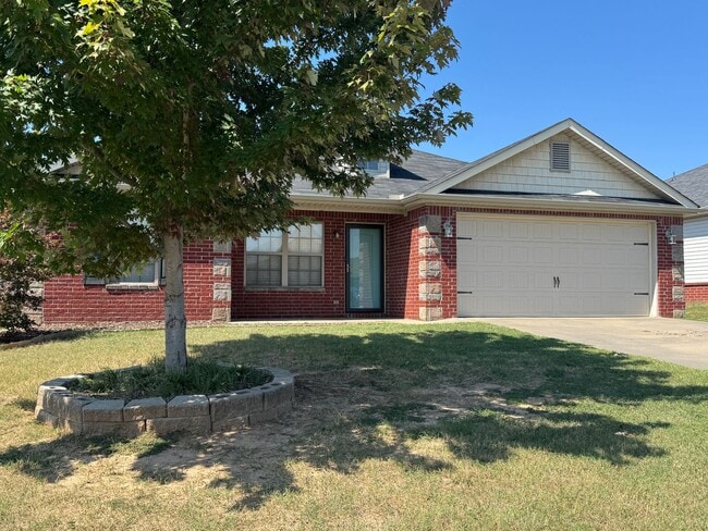 Building Photo - Adorable 3 Bedroom, 2 Bathroom Home for Rent!