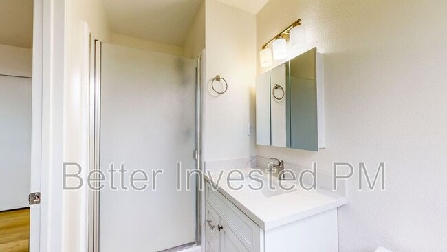 Building Photo - 570 Pomo Dr