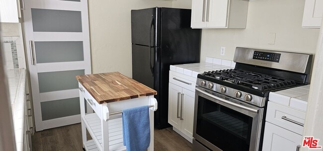 Building Photo - 2749 S Sepulveda Blvd