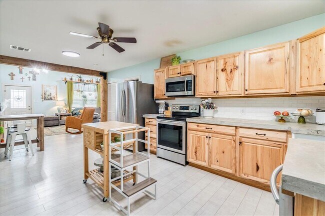 Building Photo - 20075 San Marcos Hwy