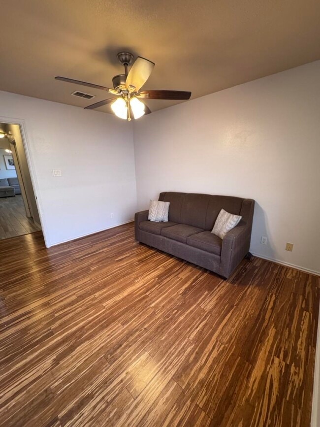 Building Photo - 1108 Topaz Trail