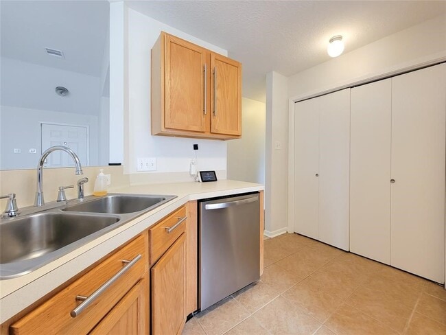 Building Photo - 19331 River Bottom Rd