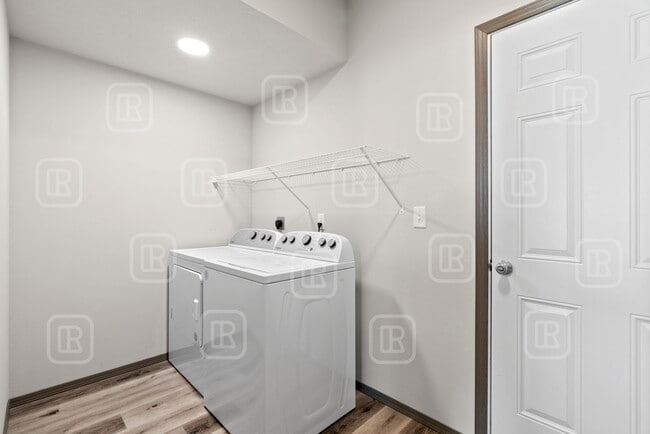 Building Photo - 14321 E 13th Ave